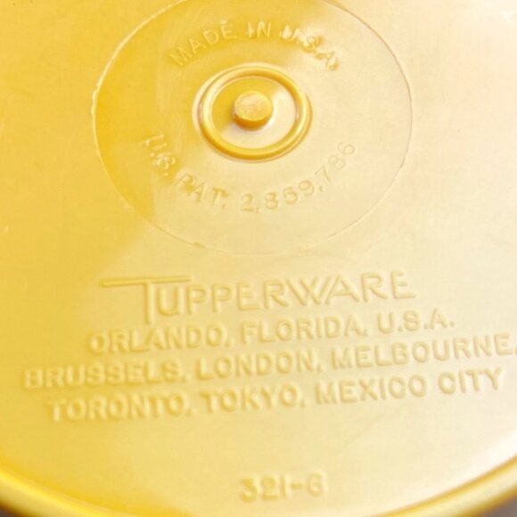 Vintage Tupperware Handolier Pitcher Harvest Gold Replacement #321-6 No Lid - Picture 2 of 7